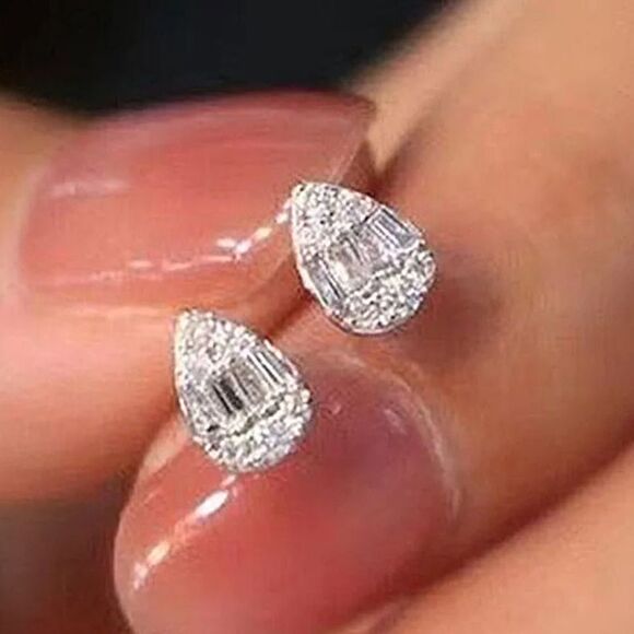 The Tiny Teardrop Stud earrings in 925 and brilliant cubic zirconia - Picture 1 of 9